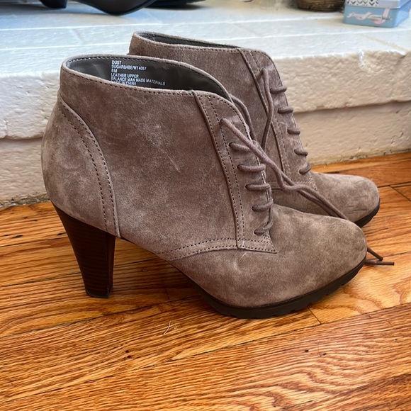 White Mountain Shoes - White Mountain Leather Heels